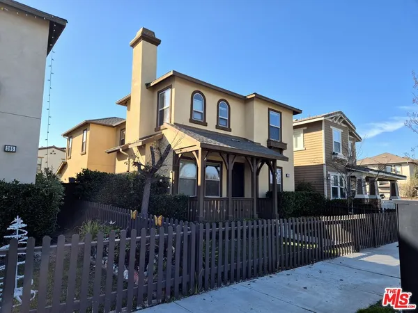 $4,000 | 383 Silk Tree Avenue, Ventura, CA 93004
