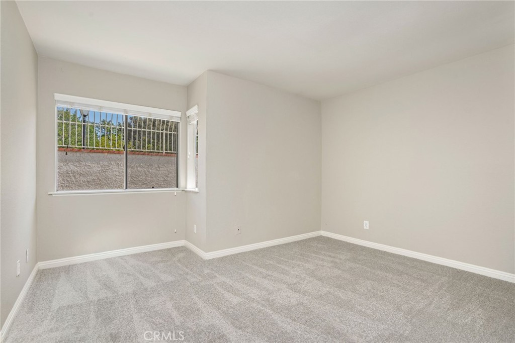 1934 Suntree Lane, Unit B Simi Valley, CA 93063 - Photo 17 of 35