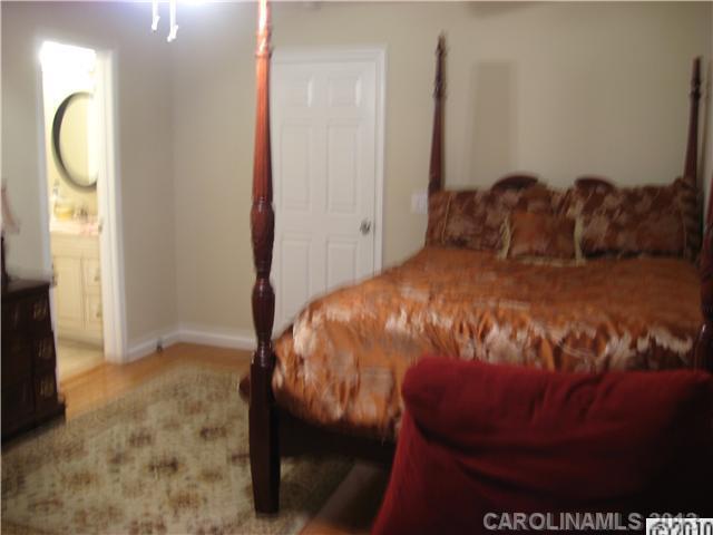 9001 Singingpine Road Charlotte, NC 28214 - Photo 3 of 3 Gallery Image 3