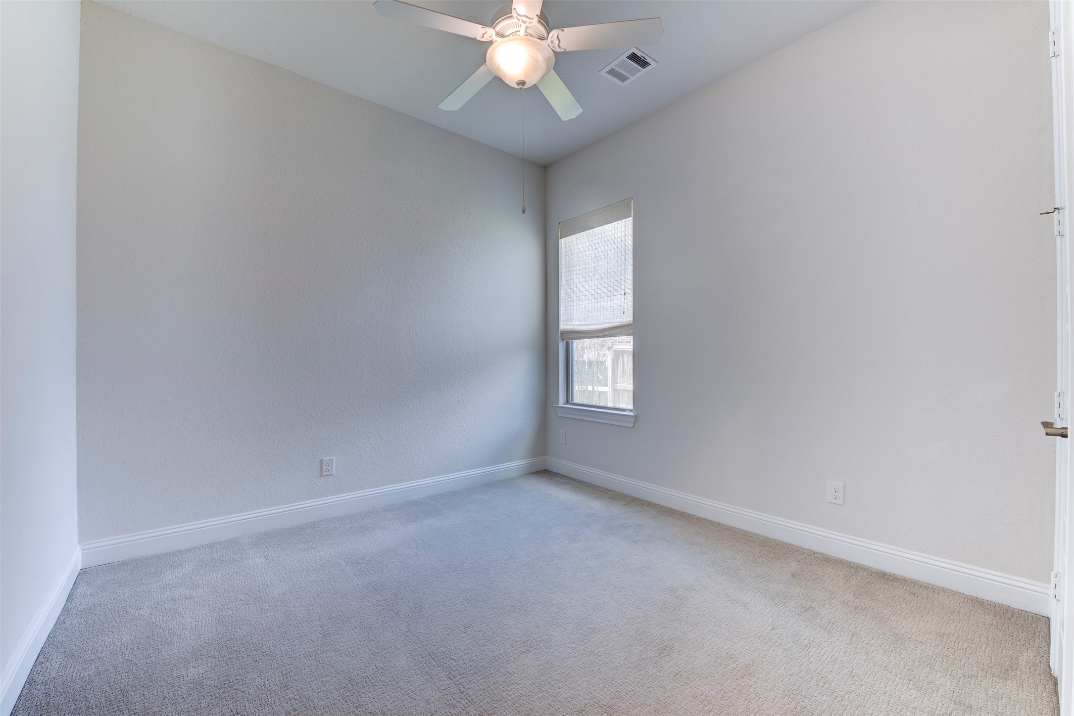 4802 Gingerwood Trace Lane Rosharon, TX 77583 - Photo 32 of 43 Bedroom 3