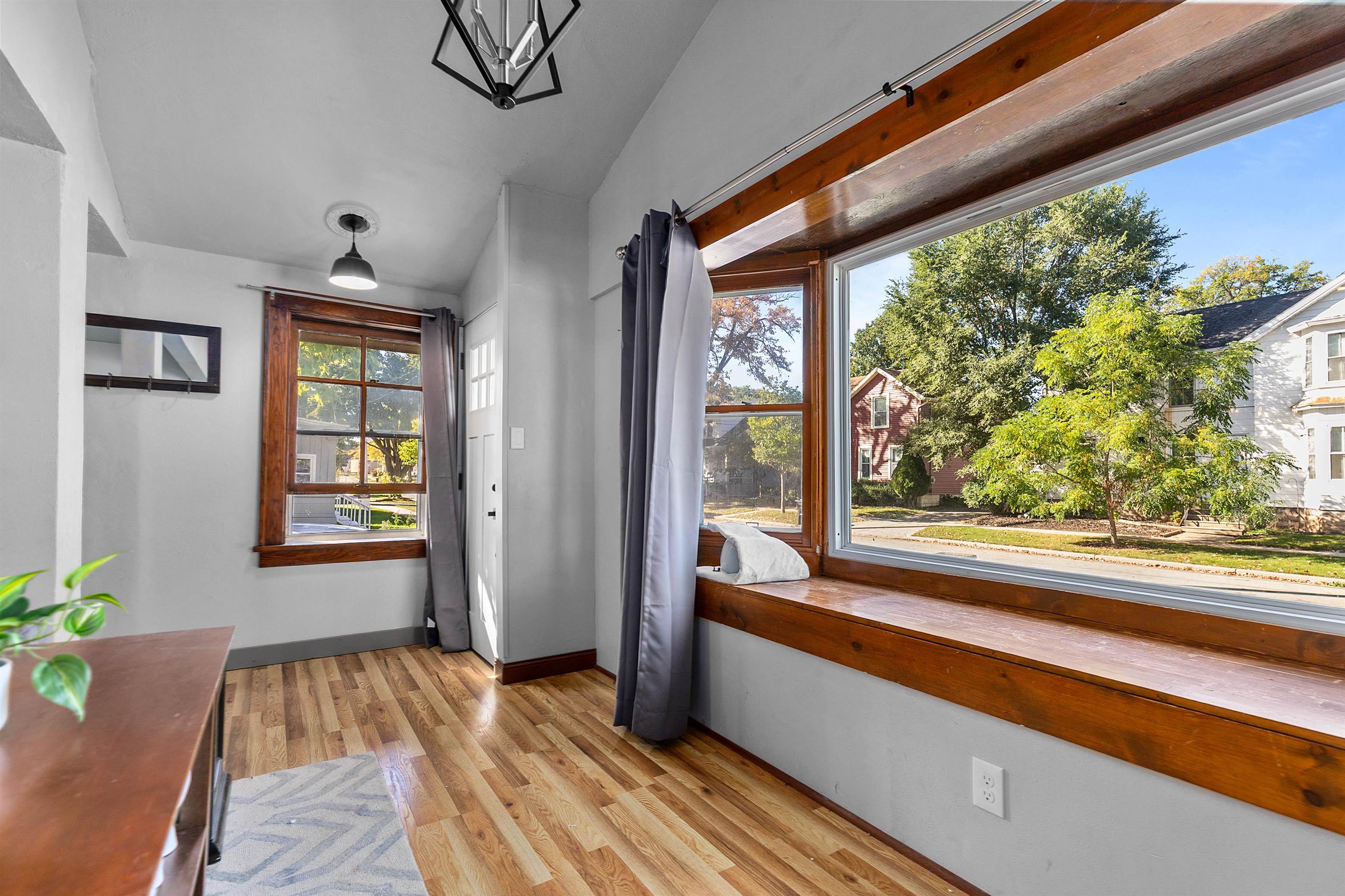 818 North Durkee Street Appleton, WI 54911 - Photo 14 of 45