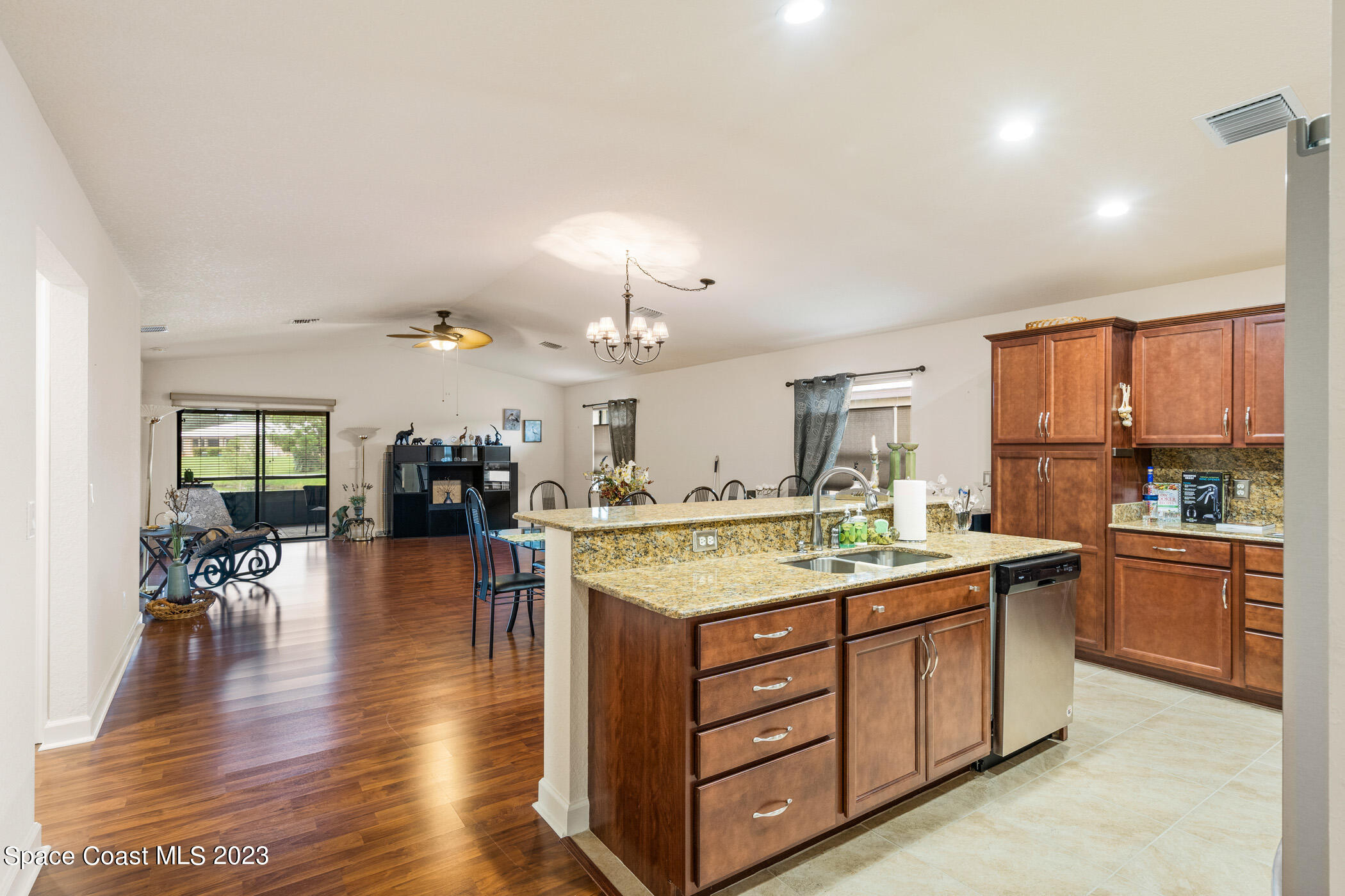 8 Danzar Fort Pierce, FL 34951 - Photo 4 of 31