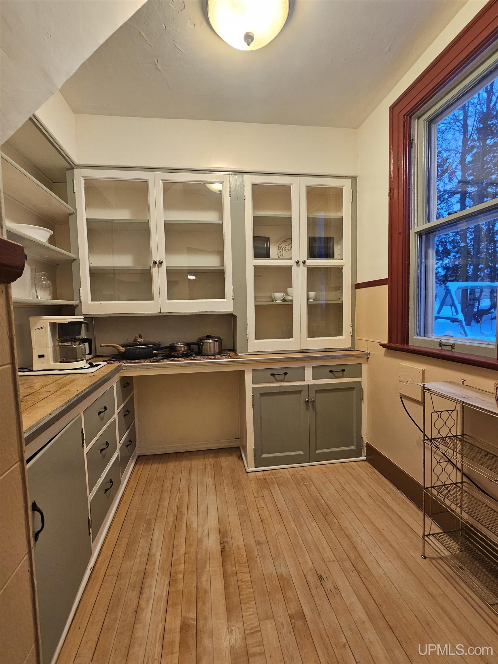 433 Pewabic Street Laurium, MI 49913 - Photo 8 of 17