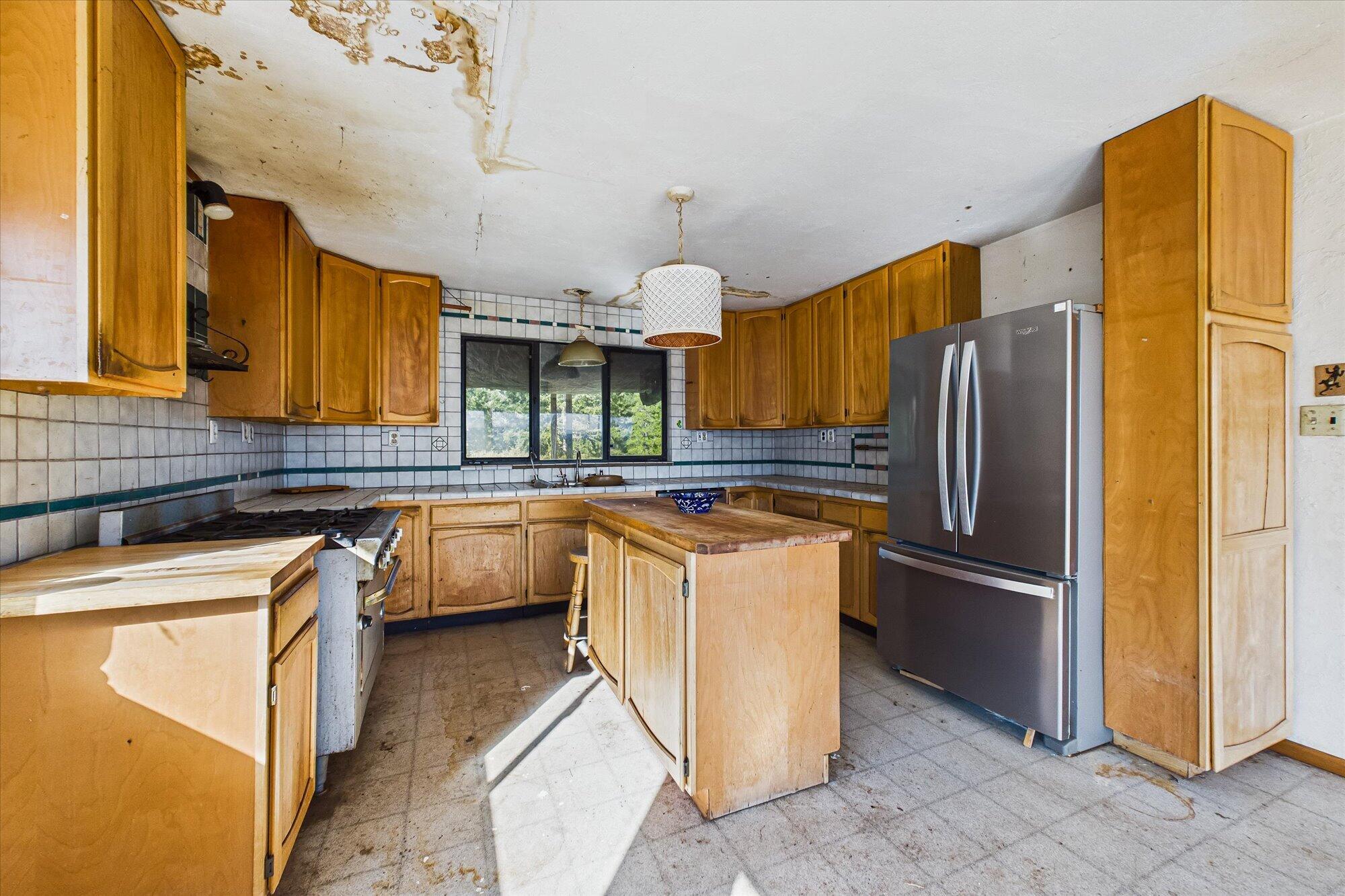 3826 Thomas Road Miranda, CA 95553 - Photo 17 of 81