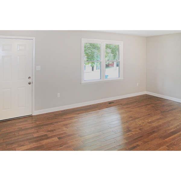 708 South Spring Street Manchester, TN 37355 - Photo 7 of 25 Living Room