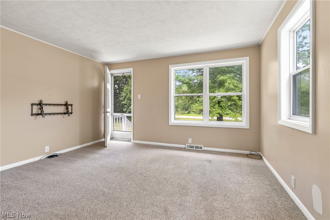 13677 Woodin Road Chardon, OH 44024 - Photo 8 of 26