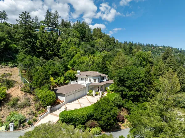 $4,990,000 | 2 Woodland Place, Kentfield, CA 94904