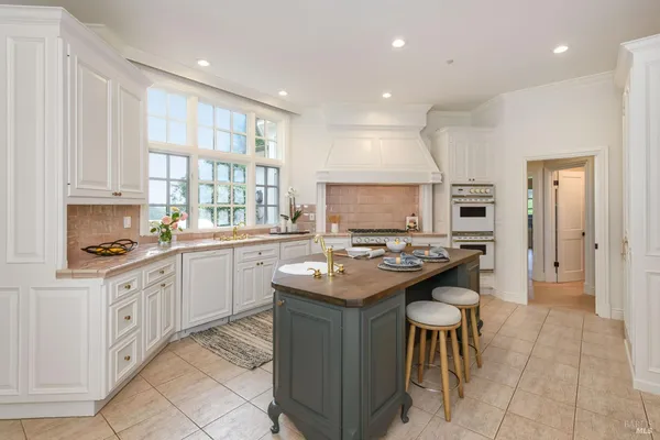 $4,990,000 | 2 Woodland Place, Kentfield, CA 94904