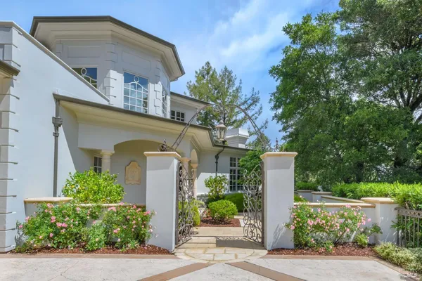 $4,990,000 | 2 Woodland Place, Kentfield, CA 94904