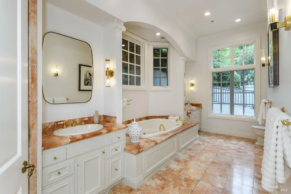 $4,990,000 | 2 Woodland Place, Kentfield, CA 94904