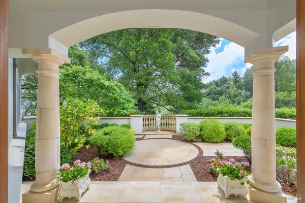 $4,990,000 | 2 Woodland Place, Kentfield, CA 94904