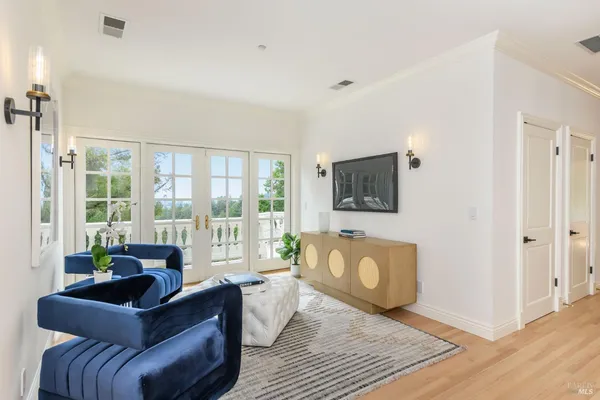 $4,990,000 | 2 Woodland Place, Kentfield, CA 94904