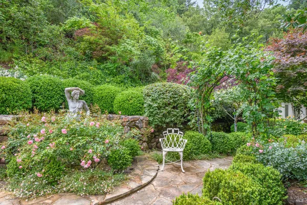 $4,990,000 | 2 Woodland Place, Kentfield, CA 94904