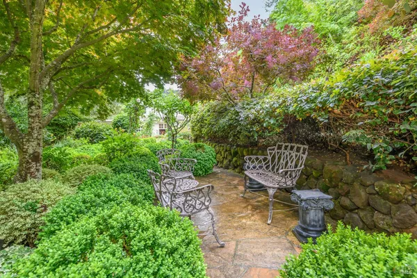$4,990,000 | 2 Woodland Place, Kentfield, CA 94904