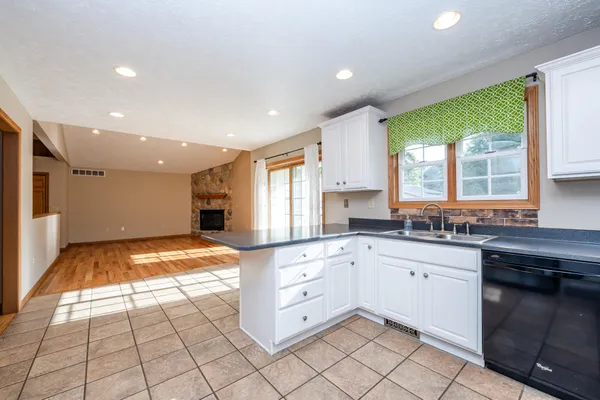 $509,900 | 4751 Harlan Drive, Watervliet, MI 49098