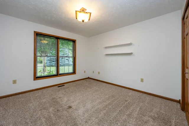 $509,900 | 4751 Harlan Drive, Watervliet, MI 49098