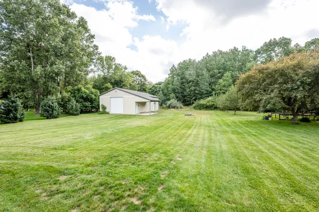 $509,900 | 4751 Harlan Drive, Watervliet, MI 49098