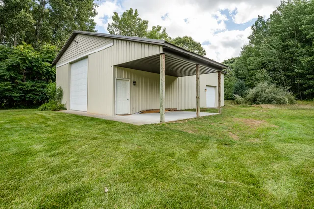 $509,900 | 4751 Harlan Drive, Watervliet, MI 49098