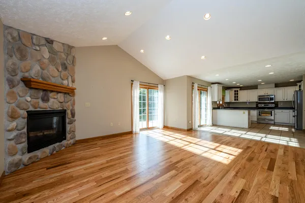 $509,900 | 4751 Harlan Drive, Watervliet, MI 49098