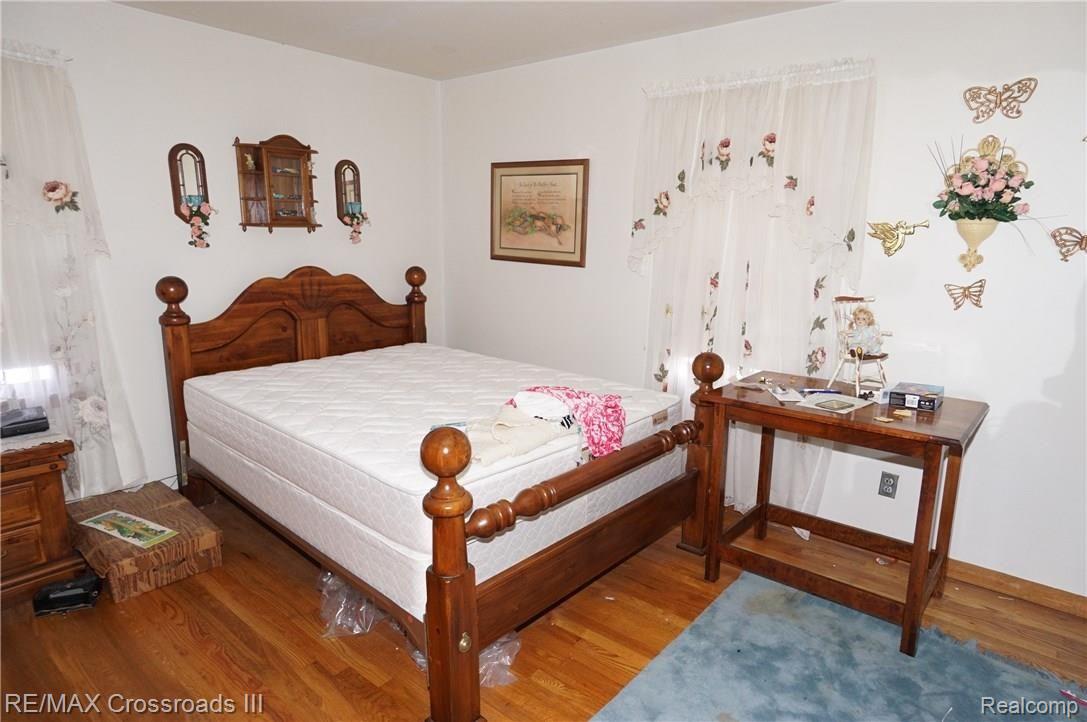 40500 Harris Road Belleville, MI 48111 - Photo 4 of 4 BEDROOM.JPG