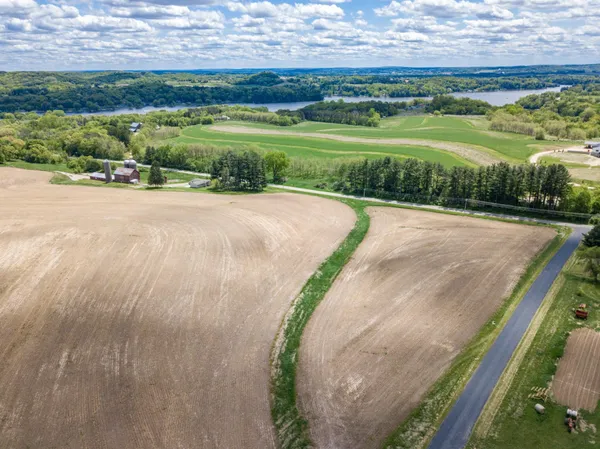 $90,000 | 11 Section 11 Road, La Valle, WI 53941