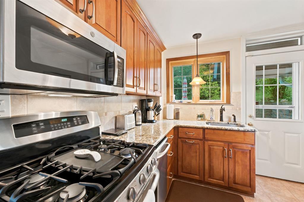 6515 Landview Road Pittsburgh, PA 15217 - Photo 13 of 31 Gallery Image 13