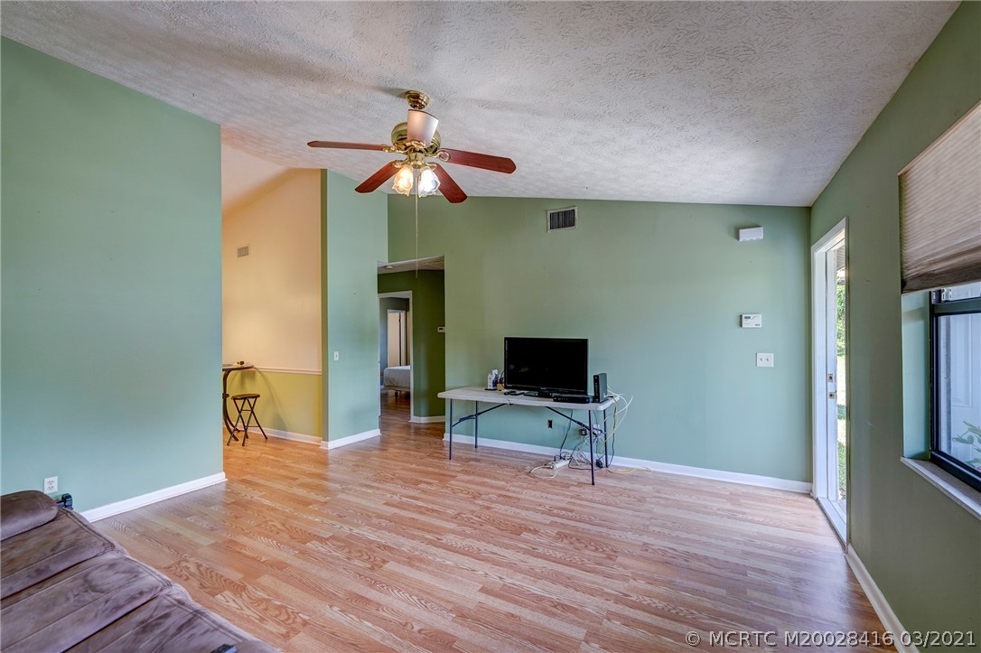 4597 Southeast Marie Way Stuart, FL 34997 - Photo 3 of 37 Gallery Image 3