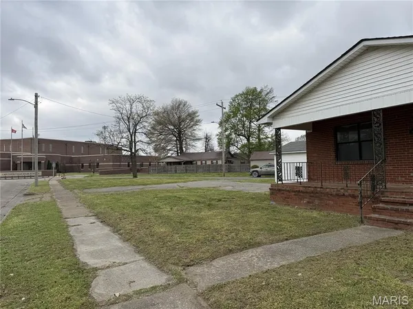 $88,500 | 1516-1518 South Ward Avenue, Caruthersville, MO 63830