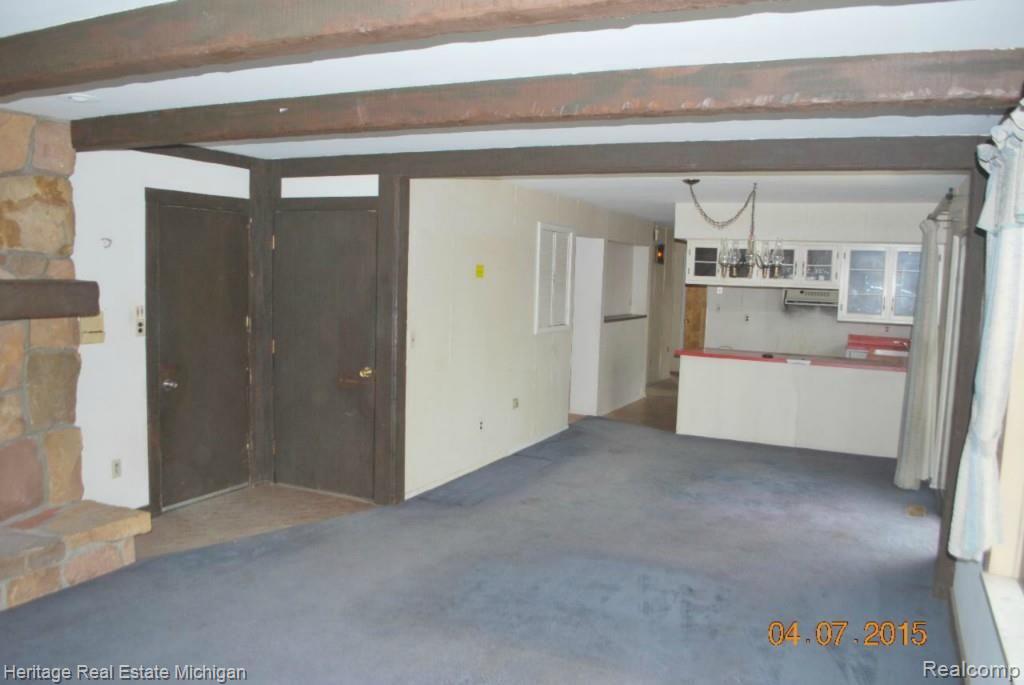 63 Endicott Howell, MI 48843 - Photo 18 of 39 main level livingroom
