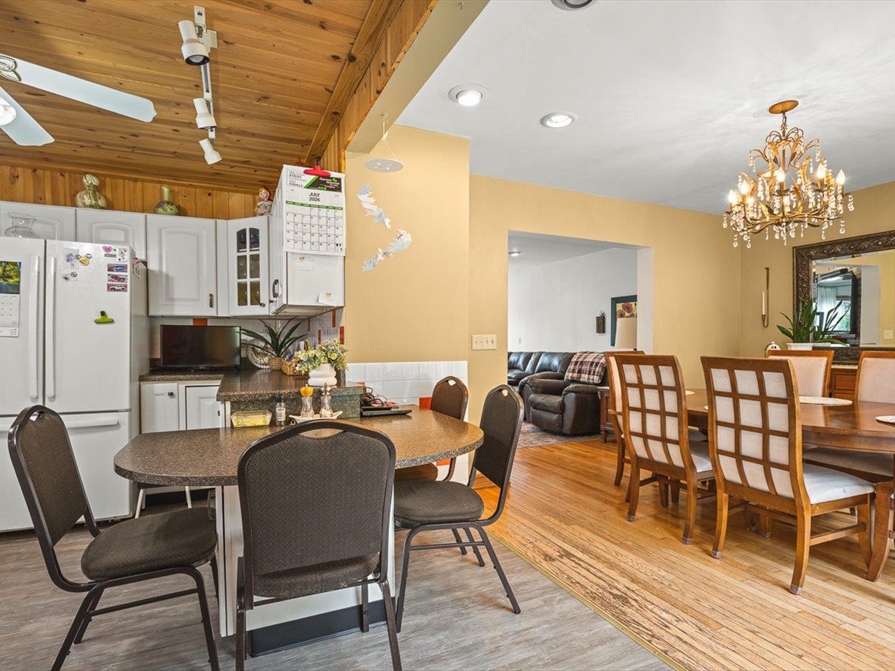 520 Division Street Pecatonica, IL 61063 - Photo 10 of 37