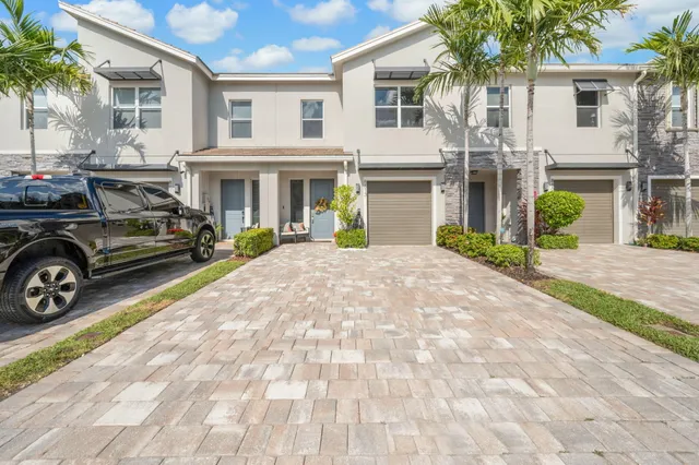 $3,500 | 8813 Via Mar Rosso, Lake Worth, FL 33467