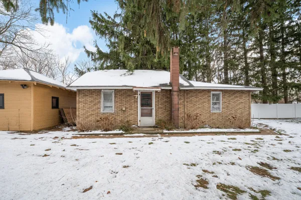 $400,000 | 318 South Whittaker Street, New Buffalo, MI 49117