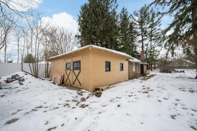 $400,000 | 318 South Whittaker Street, New Buffalo, MI 49117