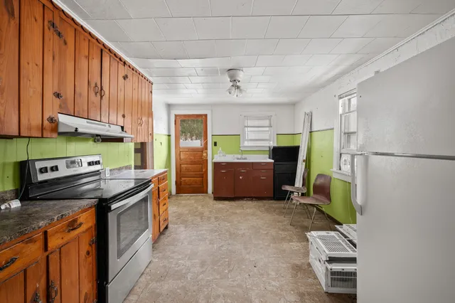 $400,000 | 318 South Whittaker Street, New Buffalo, MI 49117