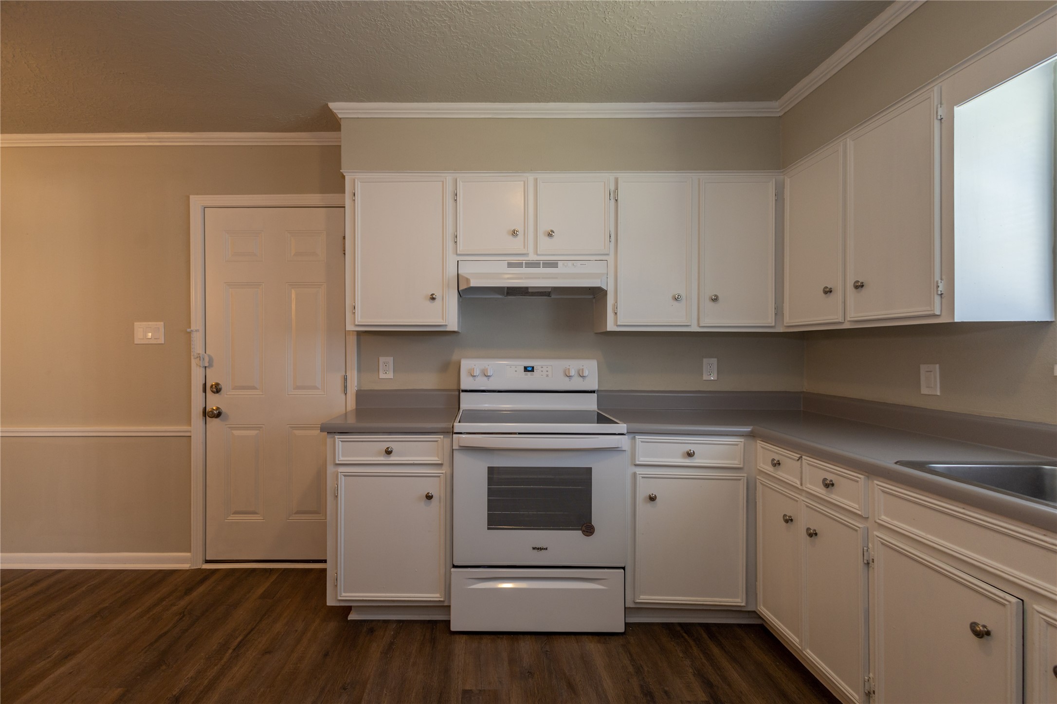 5810 Meadowview Road Beaumont, TX 77708 - Photo 4 of 22