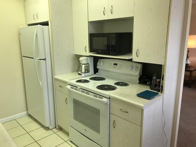 4086 Exeter Boca Raton, FL 33434 - Photo 4 of 13 IMG_0865