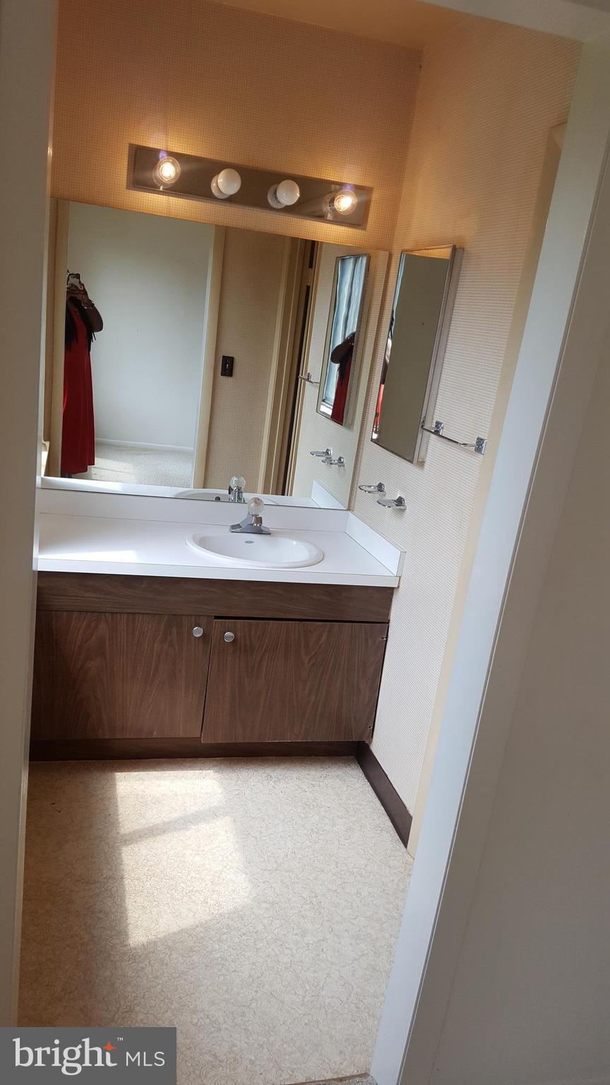 11 Hamill Road, Unit 11D Baltimore, MD 21210 - Photo 14 of 16 a view of room