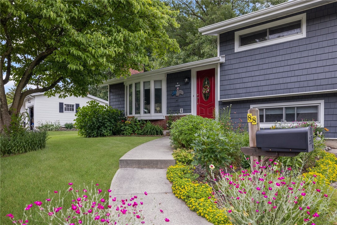 88 Cushing Road Warwick, RI 02888 - Photo 3 of 43