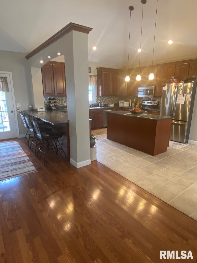398 Gilliland Road Walnut Hill, IL 62893 - Photo 10 of 32