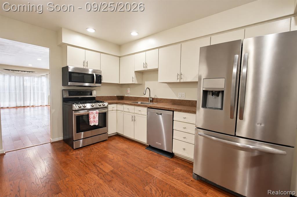 538 Tennyson Rochester Hills, MI 48307 - Photo 5 of 24 Gallery Image 5