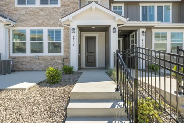 $2,250 | 4234 West Cirrus Lane, Eagle, ID 83616