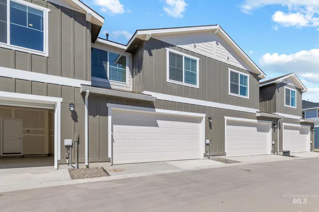 $2,250 | 4234 West Cirrus Lane, Eagle, ID 83616
