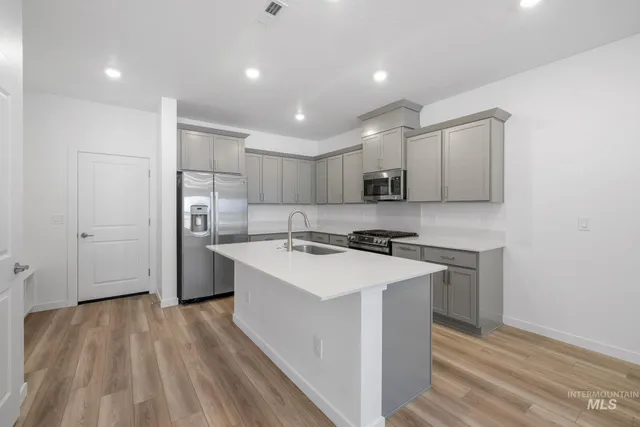 $2,250 | 4234 West Cirrus Lane, Eagle, ID 83616