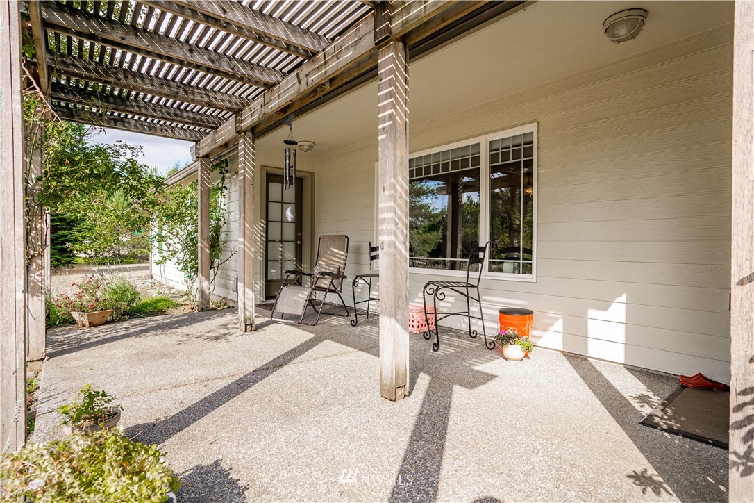 18806 Sams Place Southwest Rochester, WA 98579 - Photo 36 of 40 a building outdoor space with seating space
