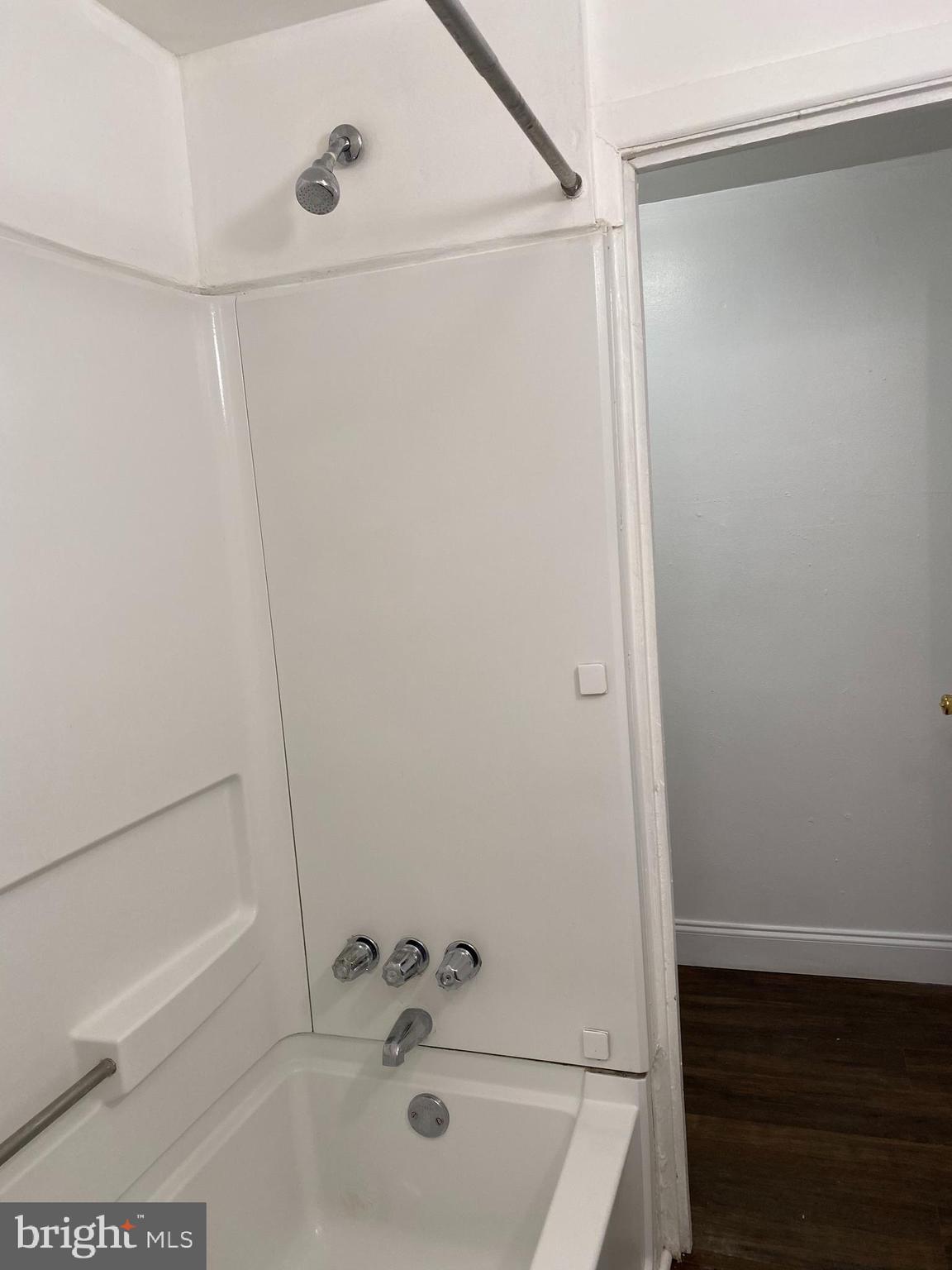 929 South 12th Street, Unit 1 Philadelphia, PA 19147 - Photo 9 of 12 Bathroom