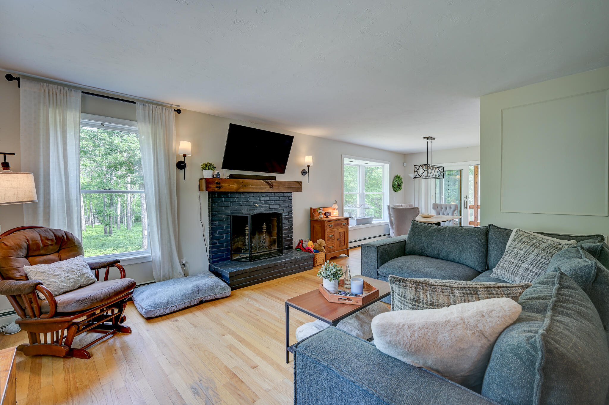 70 Chautauqua Road Fryeburg, ME 04037 - Photo 15 of 42 Living Room