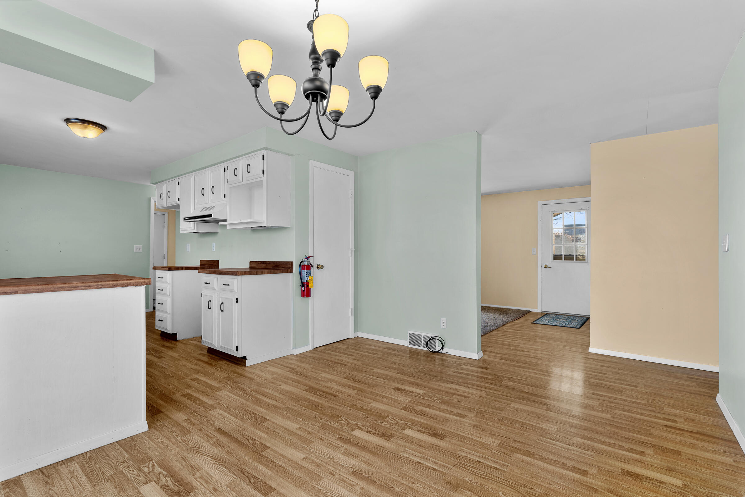 3204 Lincoln Avenue Two Rivers, WI 54241 - Photo 9 of 48 3204LincolnAve-11