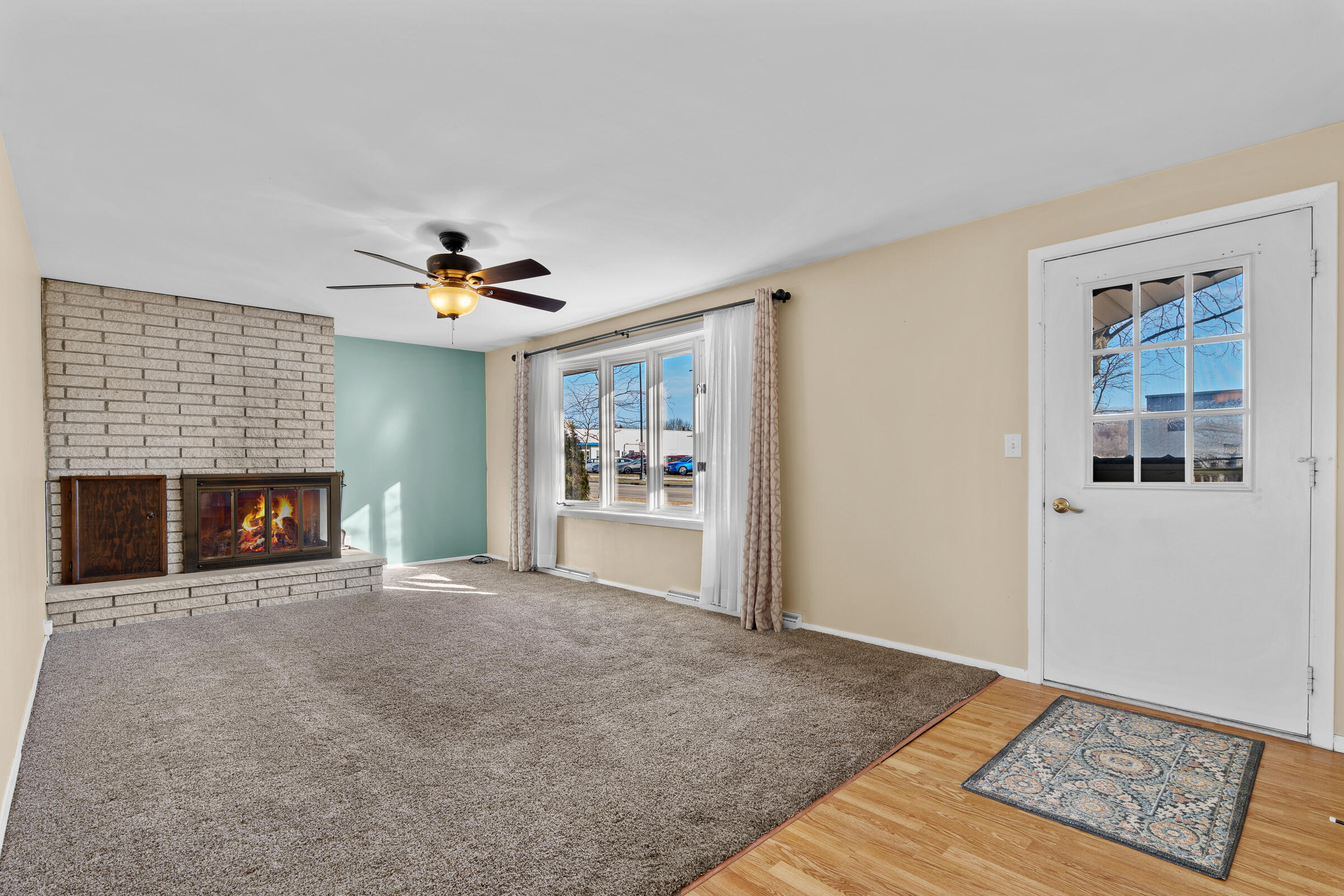 3204 Lincoln Avenue Two Rivers, WI 54241 - Photo 5 of 48 3204LincolnAve-5