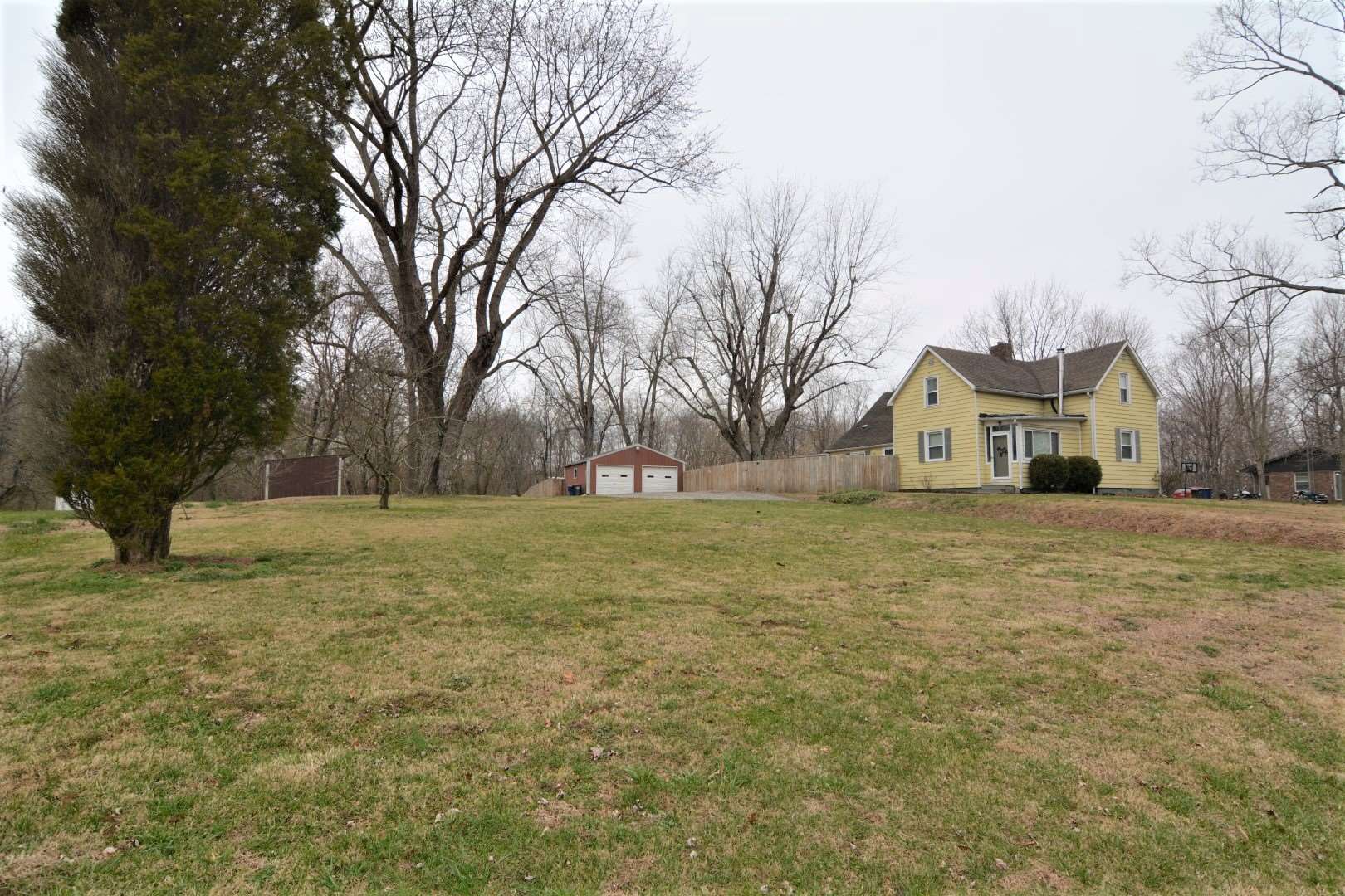 411 South Pelzer Road Boonville, IN 47601 - Photo 2 of 26