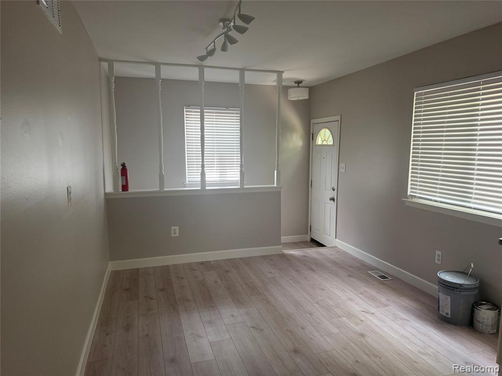 934 Harvard Road Berkley, MI 48072 - Photo 6 of 22